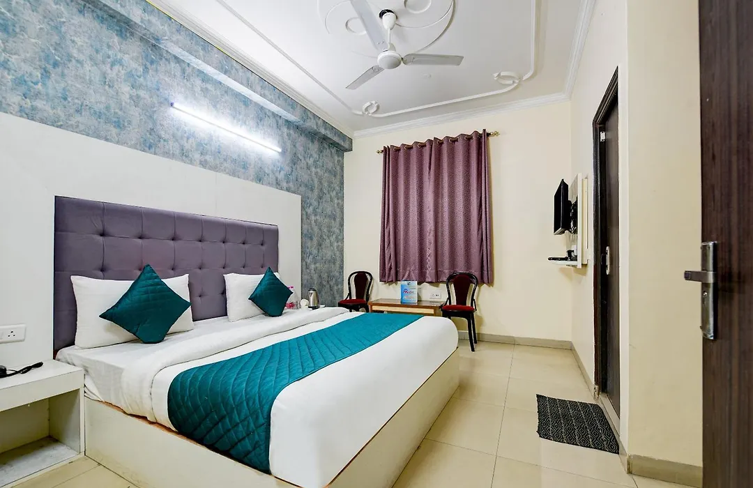 Hotel Mayank Plaza-Near Igi Airport Terminal-3-1