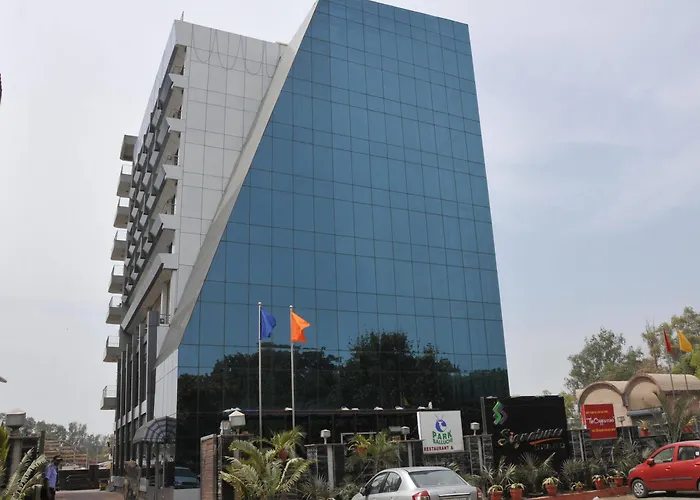 Hotel Signature Grand New Delhi